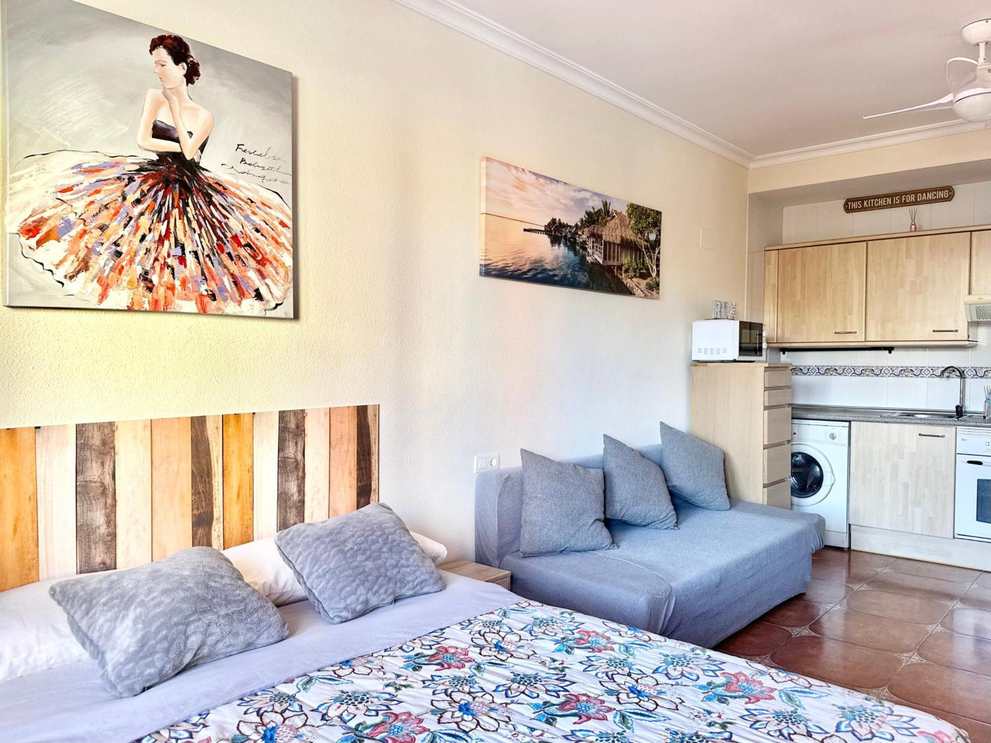 Costa Del Sol Seaside Studio - 5 Mins From Beach Fuengirola Exterior photo